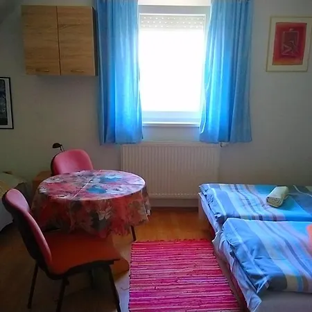 Guest house Nela Podhajska