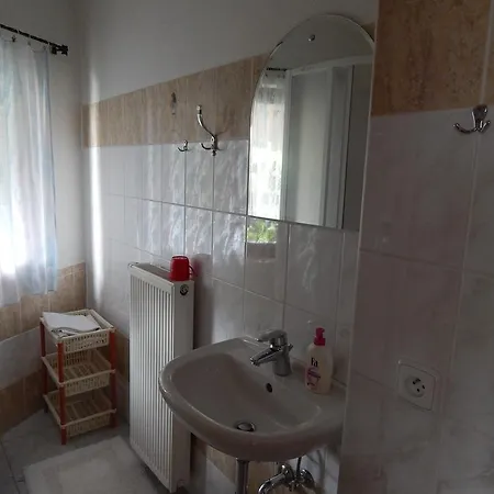 Nela 3*